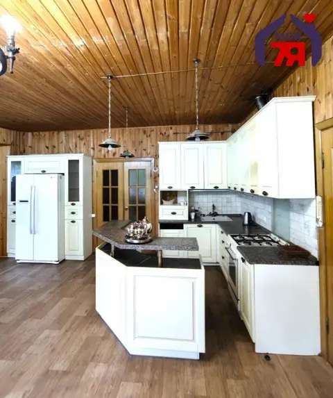  м² и участком сотка