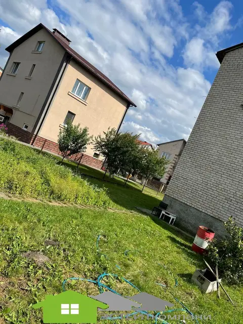  м² и участком соток