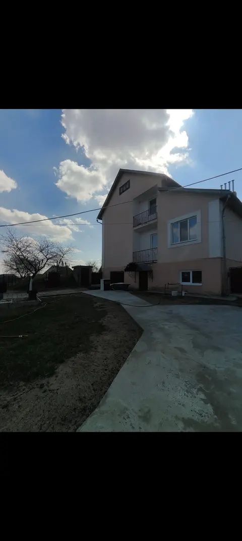  м² и участком соток