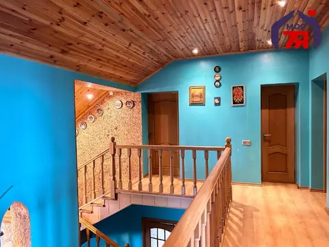  м² и участком соток
