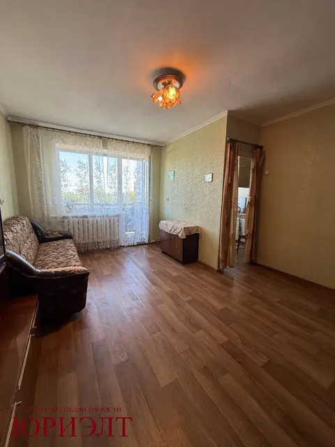  Чэрвені на вуліцы Караленка