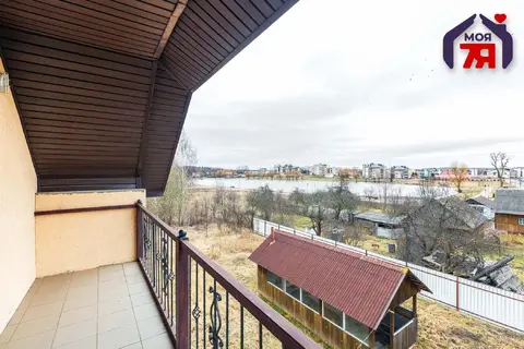  м² и участком сотки