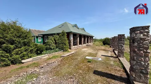  м² и участком соток