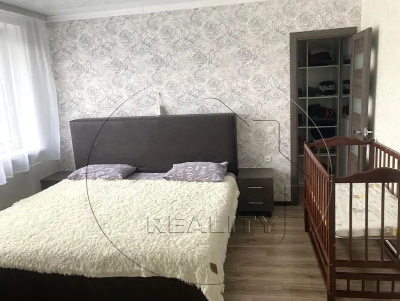  м² и участком сотки
