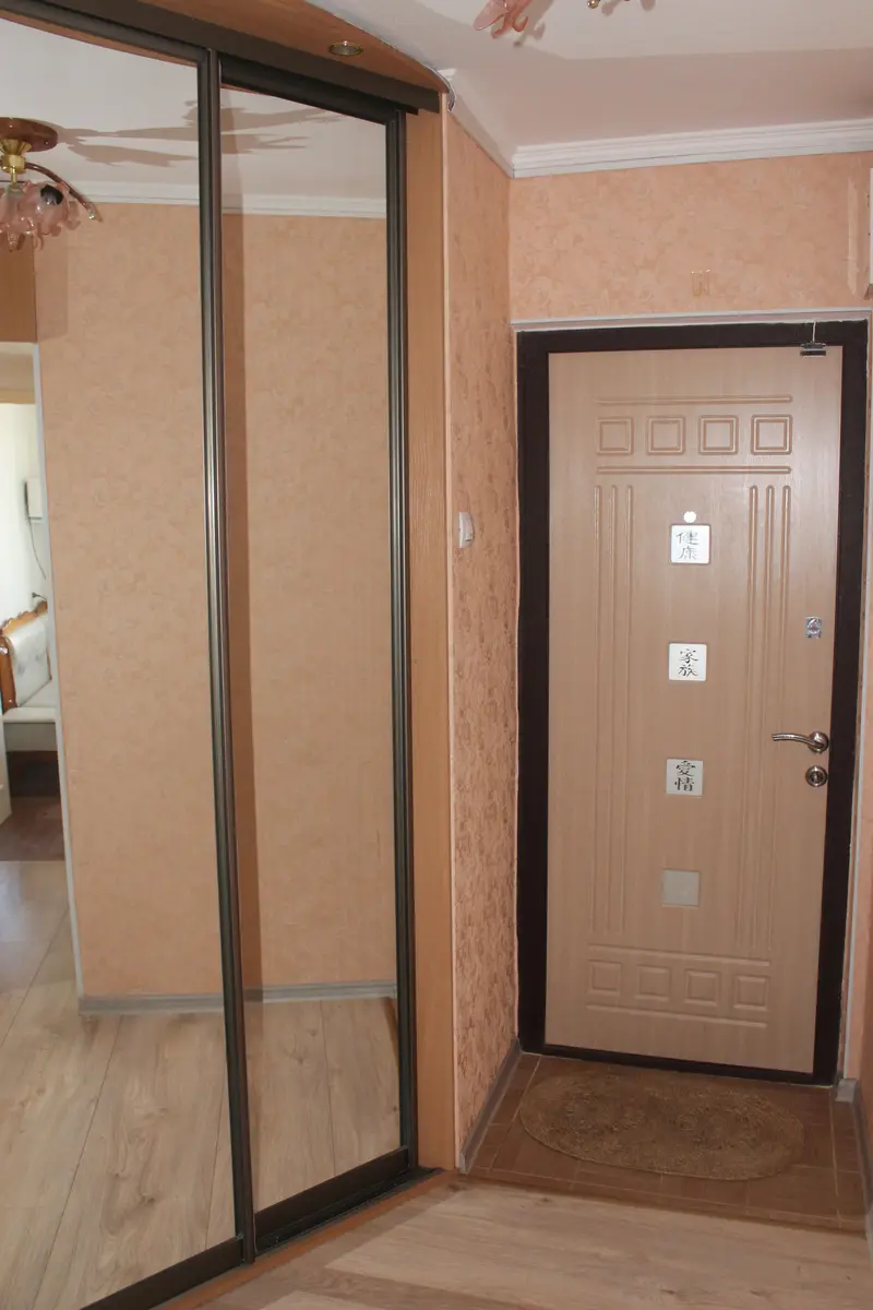 1-пакаёвая кватэра, Рэчыца
