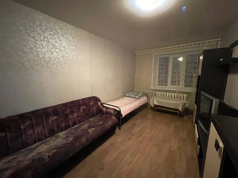 2-пакаёвая кватэра, вул. Валадарскага, 41А, Астравец