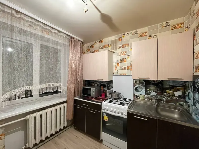 2-пакаёвая кватэра, Крычаў