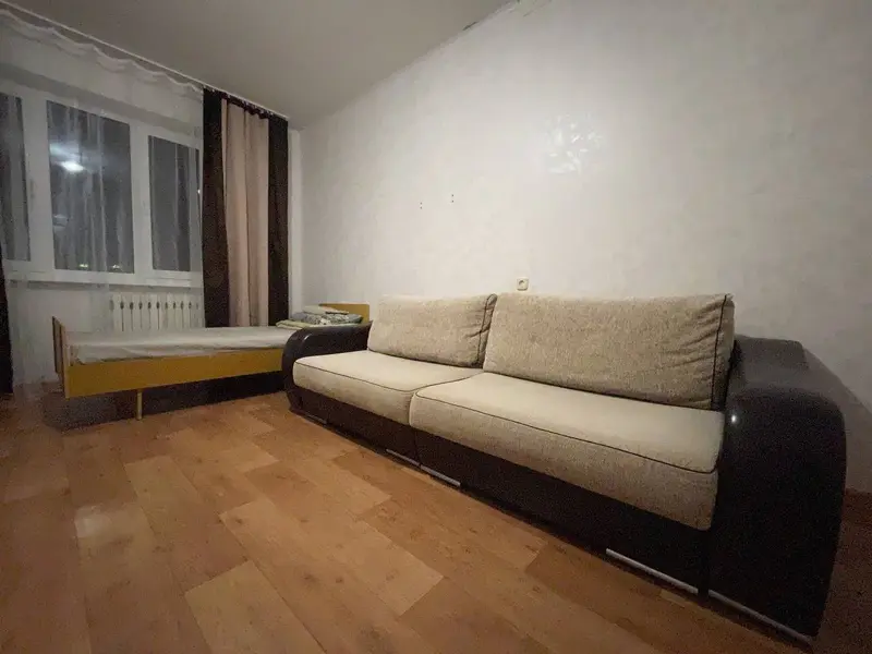 1-пакаёвая кватэра, вул. Чарняхоўскага, 64к2, Асіповічы