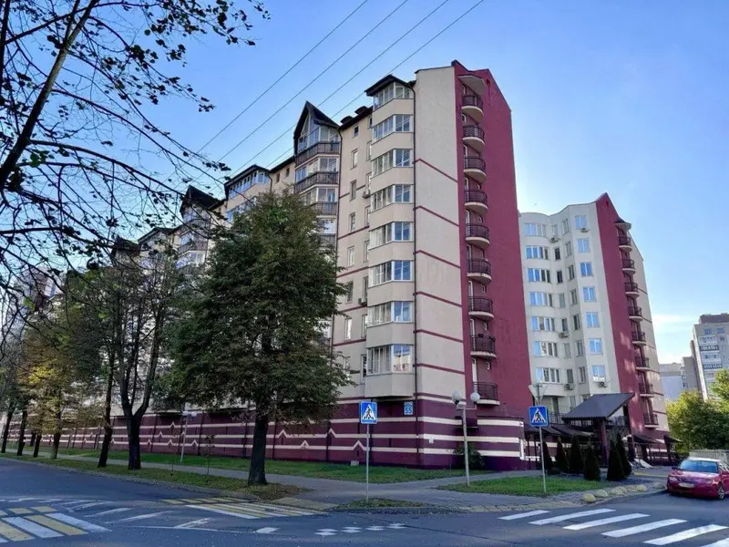  3-комнатная квартира в Минске на улице Червякова 55