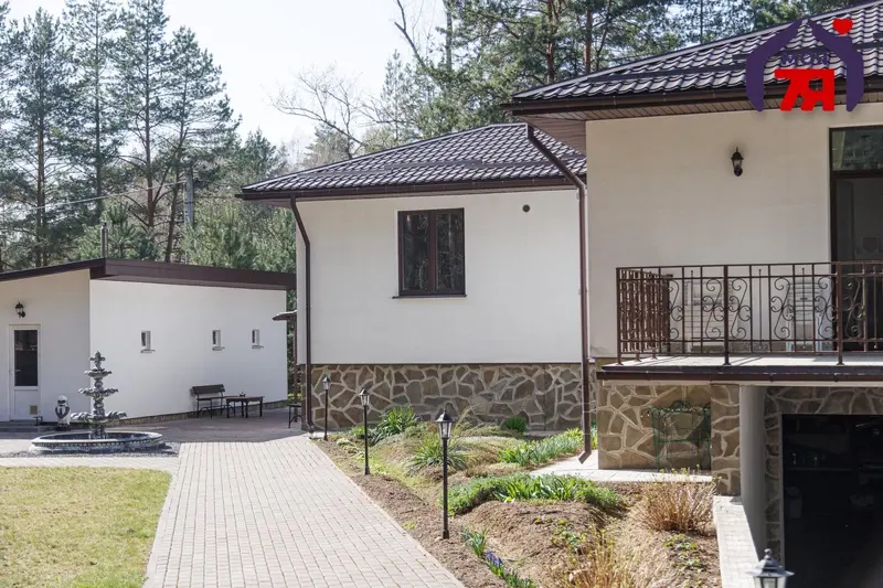  м² и участком соток