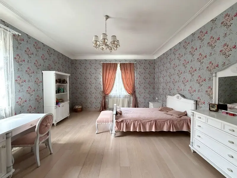  м² и участком соток