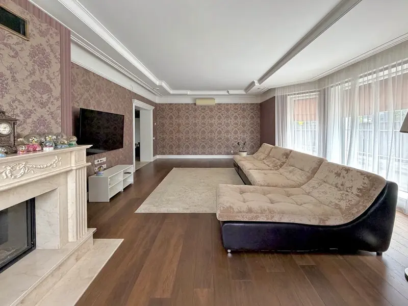  м² и участком соток