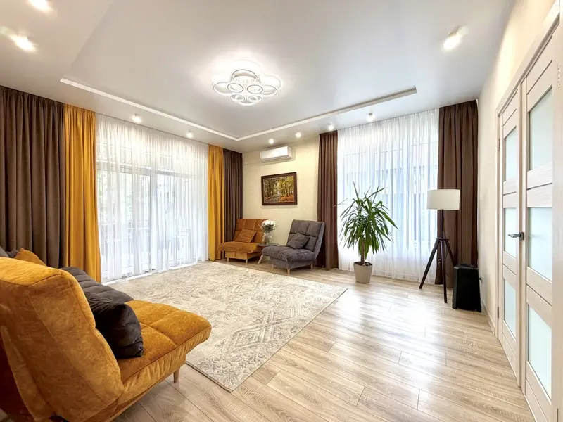  м² и участком сотки