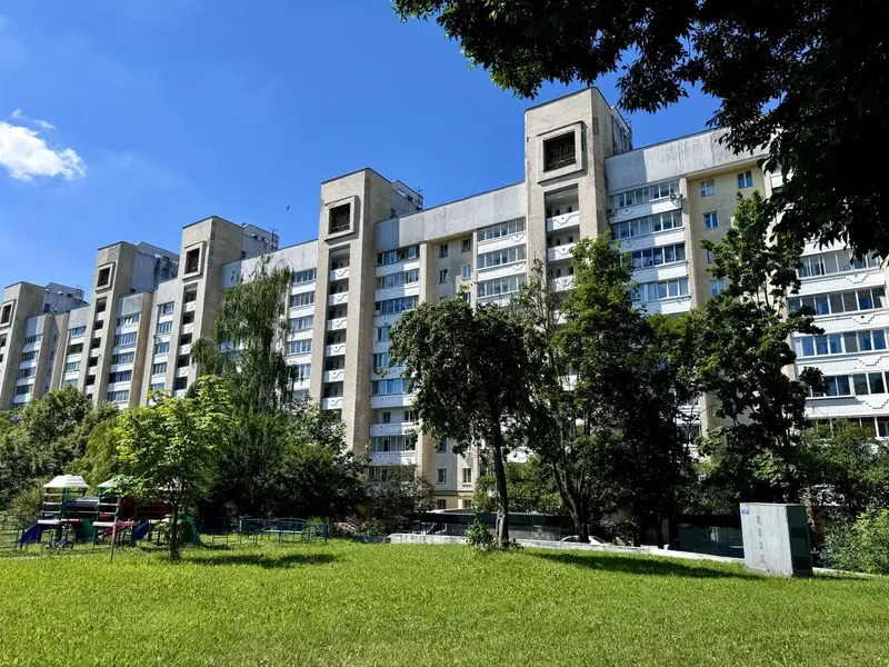  5-комнатная квартира в Минске на улице Сторожовская 8