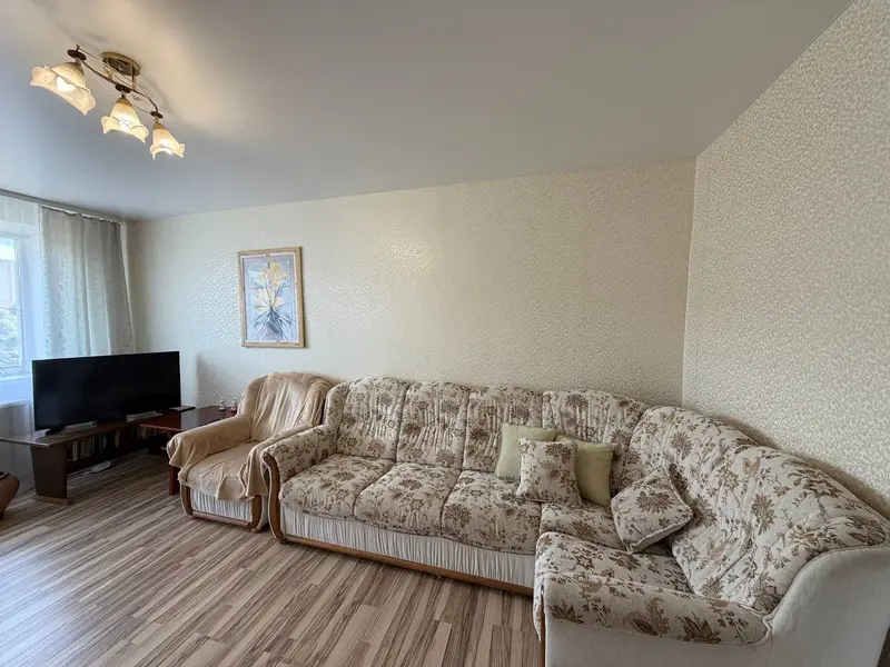 2-пакаёвая кватэра, вул. 50 гадоў СССР, 10, Ельск