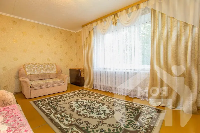 3-пакаёвая кватэра, вул. Кастрычніцкая, 16, к.п. Нарач, Мядзельскі раён
